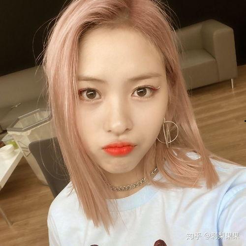 娱乐吃瓜酱的头像图片女,揭秘网红女生的时尚魅力